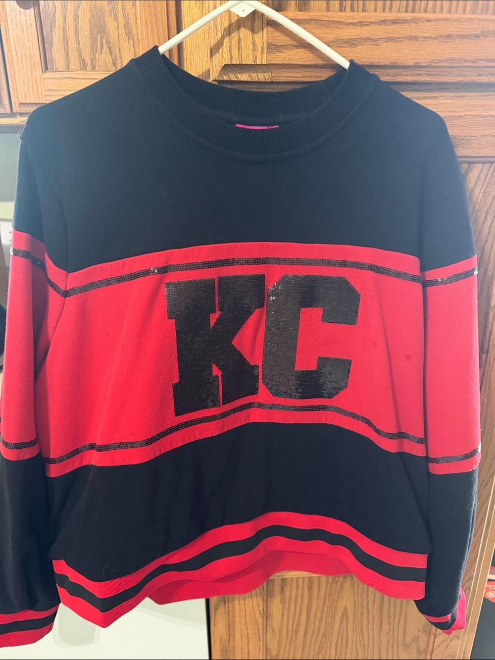 QUEEN OF SPARKLES Red and Black 'KC' Colorblock Sweatshirt
